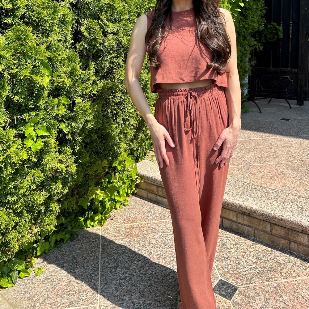 Sleeveless Cropped Top & Pants Set
